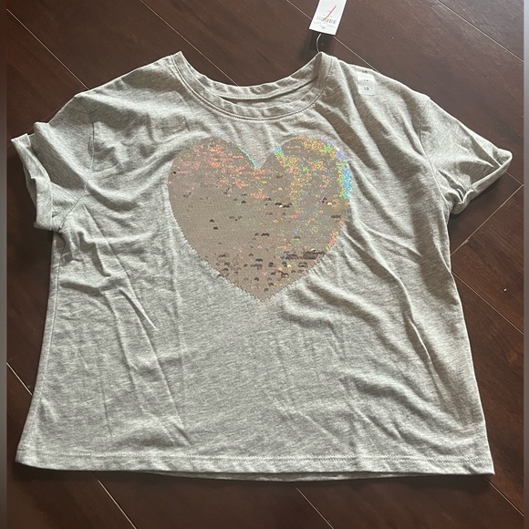 NWT - Justice Grey T-Shirt with Flip Sequin Heart Girls Size M (10) - Picture 3 of 5